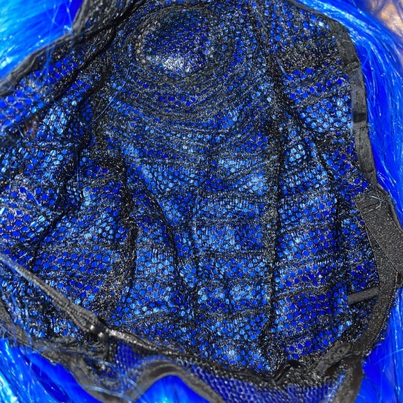 Bright Blue Wig: Perfect for Halloween or A Dress Up Party 🎈🎶🥳🎃💀 - Picture 7 of 8